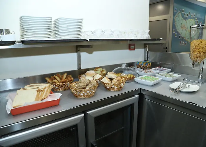 ゲストハウス サン フランシスコ アコモデーション フンシャル